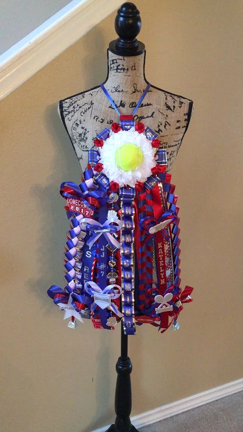 Tennis Mums Homecoming, Tennis Homecoming Mum, Mum Inspiration, How To Make Mums, Hoco Mums, Mum Ideas, Homecoming Garter, Homecoming Mums Diy, Homecoming Mums