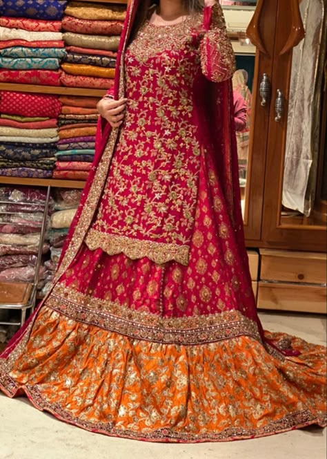 Farshi Garara Design, Farshi Lehnga Pakistani Bridal, Farshi Sharara Pakistani, Farshi Lehenga, Bridal Sharara, Latest Bridal Lehenga Designs, Pakistani Bridal Dress, Red Bridal Dress, Fashion Show Dresses