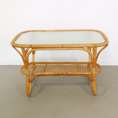 Listed on VNTG.com: Rattan coffee table by Rohé Noordwolde, 1950s | #vntg #vintage Rectangle Rattan Coffee Table, Square Rattan Coffee Table, Wicker And Glass Table, Oval Rattan Coffee Table, Vintage Rattan Coffee Table, Wicker Coffee Table, Rattan Coffee Table, Vanity Bench, Vintage Design