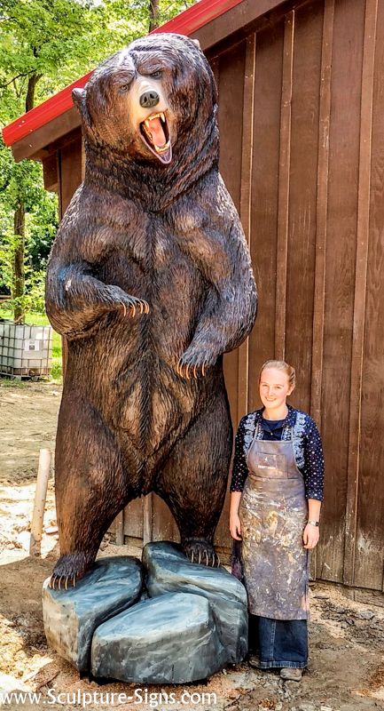 Custom 10 ft. grizzly carving – Westerville, Ohio – Custom Sculpture & Sign Company Westerville Ohio, Bear Carving, Chainsaw Carving, Sign Company, Wood Carving Patterns, Wood Carving Art, Grizzly Bear, Animal Sculptures, Red Oak