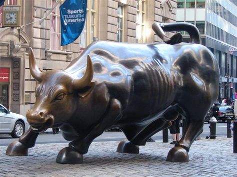 Ivy and London area among top schools Wall Street Nyc, Bull Statue, Bulls Wallpaper, Stock Investment, Charging Bull, Real Estate Guide, Nyc Real Estate, In Her Shoes, Outdoor Stone