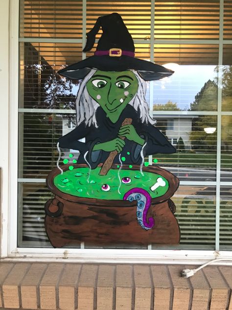 Daycare Halloween Decorations, Halloween Window Drawing Ideas, Easy Halloween Window Painting Ideas, Window Painting Ideas Halloween, Halloween Painted Windows, Halloween Window Art Paint, Witch Window Painting, October Window Painting, Frankenstein Window Art