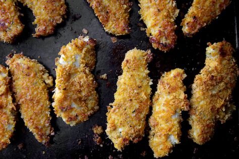 crispy chicken fingers Fried Chicken Wallpaper, Ina Garten Chicken Piccata, Crispy Chicken Fingers, Chicken Fingers Baked, Chicken Finger Recipes, Chicken Wallpaper, Food Iphone, Chicken Piccata Recipe, Lunch Planning