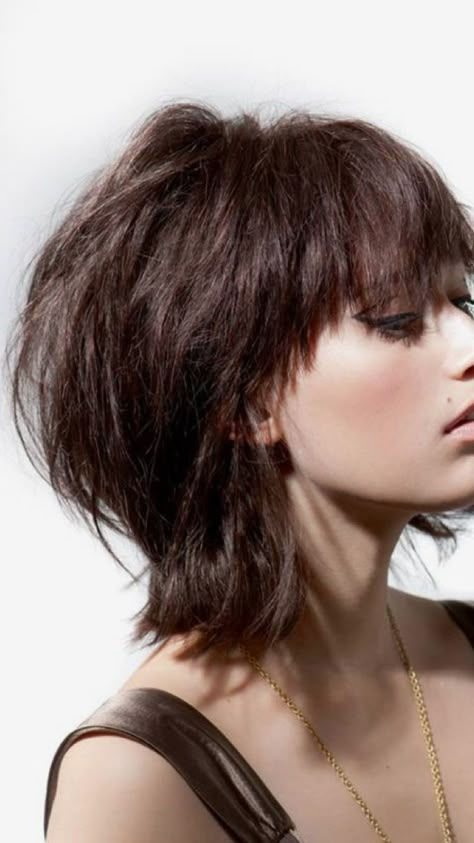 Haircuts For Medium Length Hair, Shaggy Short Hair, Short Shag Hairstyles, Edgy Hair, Penteado Cabelo Curto, Short Hair Haircuts, Short Hair With Layers, Medium Hair Cuts, Short Bob Hairstyles