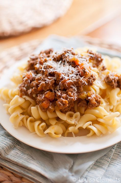 Macaroni Bolognese, Homemade Bolognese Sauce, Italian Meat Sauce, Homemade Bolognese, Bolognese Pasta, Pasta Sauce Recipe, Pasta Bolognese, Italian Meats, Fall Evening