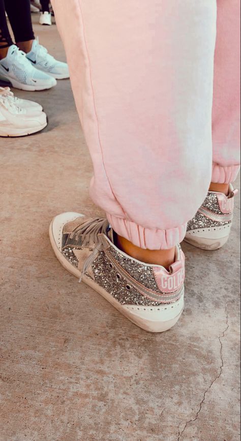 Star Outfit, Preppy Shoes, Digital Closet, Hype Shoes, Shoe Inspo, Golden Goose Shoes, Beach Time, Big Bags, Dream Shoes