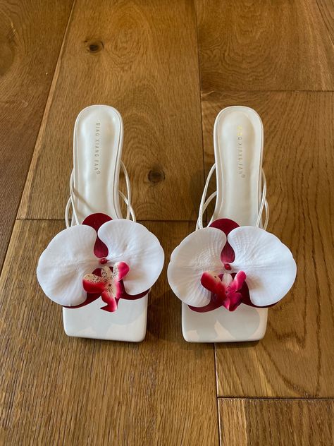 Let me know which style you want by adding a comment to your order🏴⚽️🤩 Red Flower Heels, White Dress With Red Accessories, Wedding Shoes Floral, Orchid Heels, Heels With Flowers, Red Orchids, Flower Heels, Baby Fashionista, Floral Heels