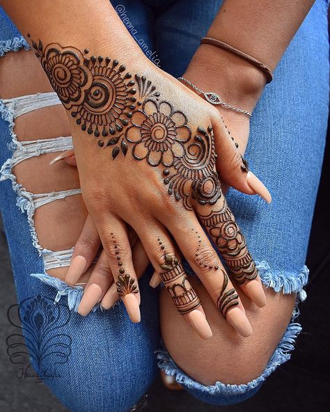 Easy Mehndi Designs, Inai Pengantin, Tato Henna, Henna Tattoo Hand, Henna Tattoo Designs Hand, Mehndi Designs Bridal Hands, Easy Mehndi, Mehndi Designs For Kids, Simple Mehndi Designs Fingers