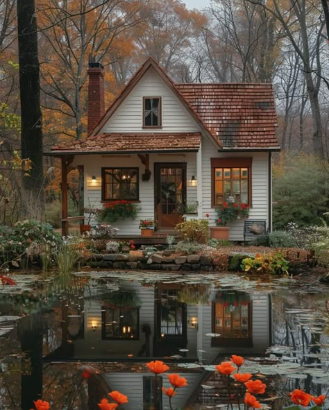 Aesthetic House Exterior Small Cozy, Small Wooden Cottage House, Cute Cottage In Forest, Tiny House Fairytale Cottage, Cottage House Design, Fairy Tail House Cottages, Cottage House Exterior, Cottage Tiny House, Victoria House