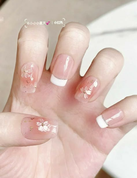 Chines Nail Designs, Korean Nail Art Flower, Nail Ideas Chinese, Douyin Natural Nails, Sakura Gel Nails, Blush Nails Korean Pink, Nail Art Blossom, Sakura Flower Nail Art, Japanese Theme Nails