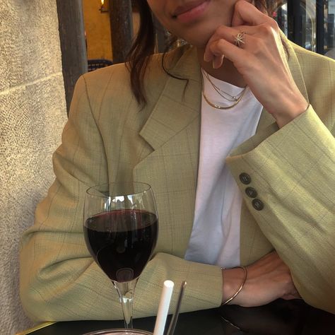 Afterwork drink outfit with a white tee-shirt, green blazer and gold jewelry 💚 #fashion #details #outfits #outfitoftheday #outfitideas #outfitinspiration #outfitstyle #goldjewellery #apmmonaco #redwine #wine #closeupphotography #parisian #parisianstyle #parisianvibe Afterwork Drinks Outfit, Drink Outfit, Drinks Outfit, Drinks Outfits, Apm Monaco, Wine Shirt, Parisian Vibes, White Tee Shirts, Close Up Photography