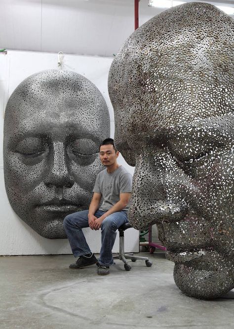 Artist Young-Deok Seo uses bicycle chain links to create beautifully evocative sculptures of human forms and faces. #art #sculpture John Williams, Bicycle Chain, Bike Chain, Steel Sculpture, Metal Art Sculpture, Contemporary Sculpture, Portrait Sculpture, Wire Sculpture, Chain Links