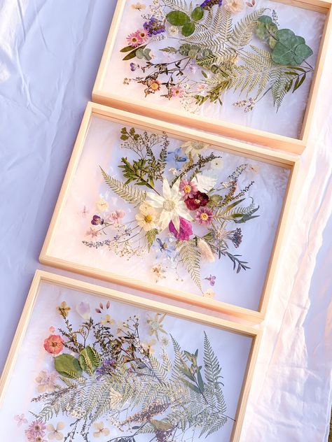 Pressed Roses, Flower Projects, Flower Frames, Diy Bridal Bouquet, Pressed Flower Crafts, Flower Boutique, Dried And Pressed Flowers, Diy Bridal, Handmade Coasters