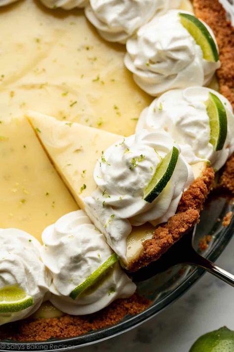 Key Lime Pie Bars, Key Lime Pie Easy, Key Lime Pie Recipe, Sweet Whipped Cream, Lime Desserts, Lime Pie Recipe, Keylime Pie Recipe, Slab Pie, Sally's Baking