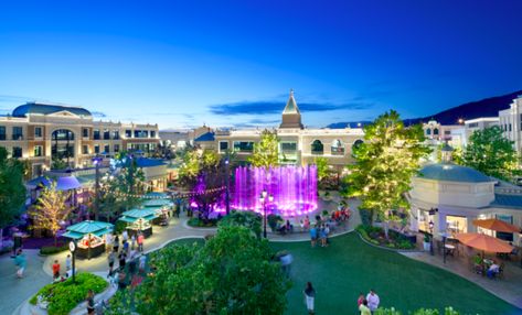 Lagoon Amusement Park, Farmington Utah, Utah Summer, Fountain Park, Creative Photography Poses, Antelope Island, Utah Adventures, Outdoor Shopping, Utah Travel