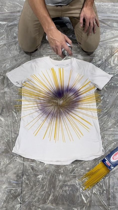 Spray Paint Shirt, Spaghetti Shirt, Dust Effect, Paint Splatter Shirt, Tie Dye Projects, Color Schemes Bedroom, Sharpie Shoes, Dye Projects, Tshirt Printing Business