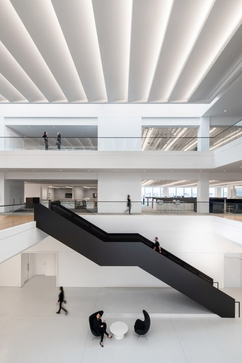 Gensler-designed ZEISS Innovation Center Completed in Dublin - San Francisco YIMBY Office Lobby Design, Industrial Stairs, Atrium Design, Innovative Office, Innovation Center, Stairs Architecture, Innovation Centre, Bedroom Wall Designs, Office Space Design