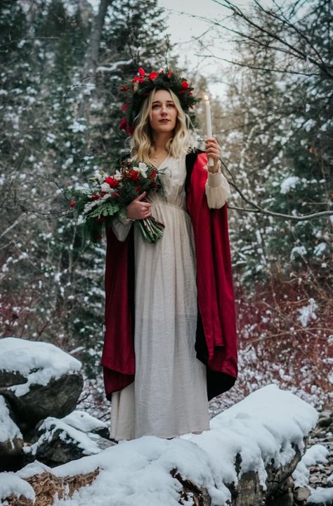 Yule Outfit Pagan, Yule Photoshoot, Yule Outfit, Outdoor Winter Photoshoot, Winter Witch Aesthetic, Christmas Carol Ghost Of Christmas Past, Yule Dress, Viking Yule, Yule Goddess