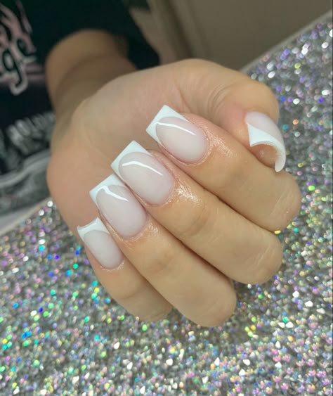 French sobre creamy withe organic 😍��😍 White French With White Base, Creamy French Nails, Nails Creamy White, Cream White Nails, Creamy White Nails, White French Tip, White French, French Tips, Short Acrylic Nails