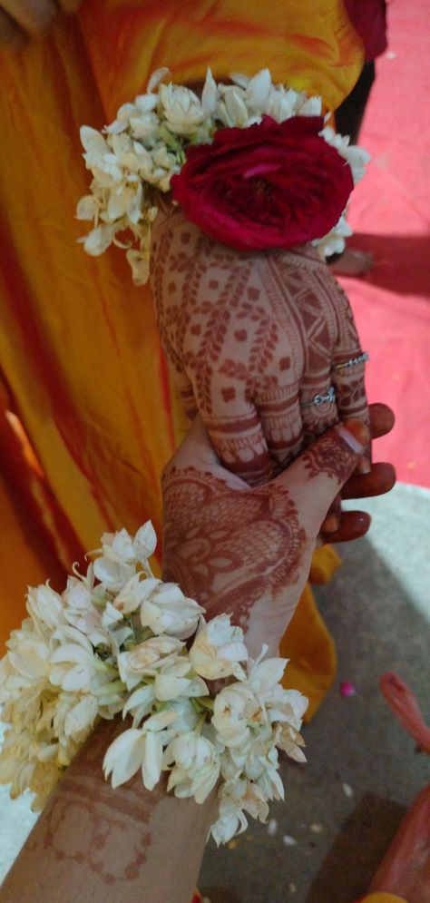 Indian Wedding aesthetics Fake Wedding Snaps, Indian Wedding Snapchat Story, Wedding Snapchat Story, Fake Dp, Funny Snapchat Stories, Wedding Snapchat, Funny Snapchat, Indian Shoes, Wedding Aesthetics