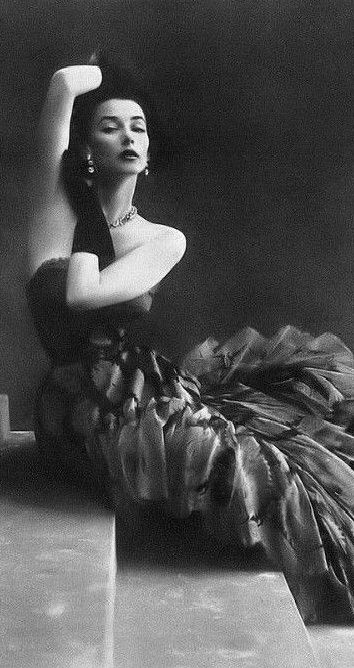 Richard Avedon Photography, Dorian Leigh, Fashion 1950, Jean Patou, Fairytale Fashion, Richard Avedon, Vintage Fashion Photography, Fashion Photography Inspiration, Famous Photographers