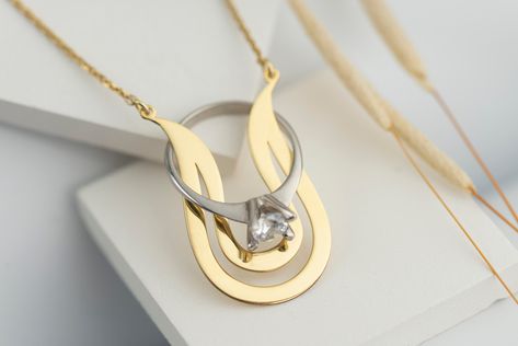 Ring pendant necklace