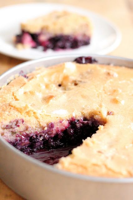 Easy Peasy Wild Blueberry and Apple Pie Saskatoon Recipes, Fabulous Desserts, Heavenly Desserts, Easy Breakfast Recipes, Kinds Of Pie, Pie Pie, Creative Recipes, Recipes Diet, Food Snack