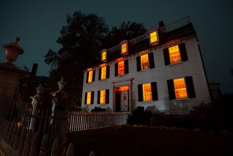 Hocus Pocus House, Haunted Movie, Boston Neighborhoods, Pioneer Village, Essex Street, Historic New England, Living History Museum, Colonial Times, About Halloween