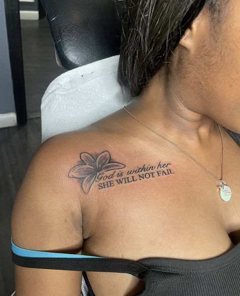 Cute Shoulder Tattoos, Front Shoulder Tattoos, Shoulder Tats, Girl Shoulder Tattoos, Hip Thigh Tattoos, Small Pretty Tattoos, Chest Tattoos For Women, Tattoos For Black Skin, Pretty Tattoos For Women