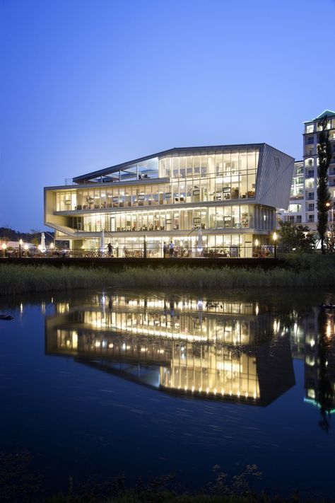 Cheonan, Outdoor Stage, Architecture Design Sketch, Residential Architect, Office Buildings, Magic Hour, Glass Facades, Lake Park, Blue Hour