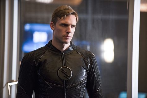 'Zoom' Reveals Himself In New Promotional Stills From THE FLASH Season 2 Episode 18: "Versus Zoom" Zoom Dc, Zoom The Flash, Zoom Wallpaper, The Flash Season 2, The Flash Grant Gustin, Reverse Flash, The Flash Season, Flash Arrow, Fastest Man