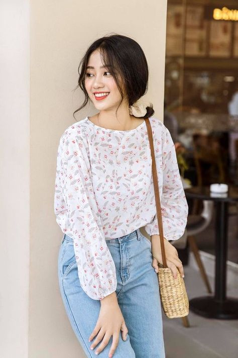 korean outfit ideas Áo Blu, Western Wear Outfits, Stylish Short Dresses, Casual College Outfits, Fashion Top Outfits, Streetwear Clothes, Trendy Dress Outfits, Moda Jeans, Everyday Fashion Outfits