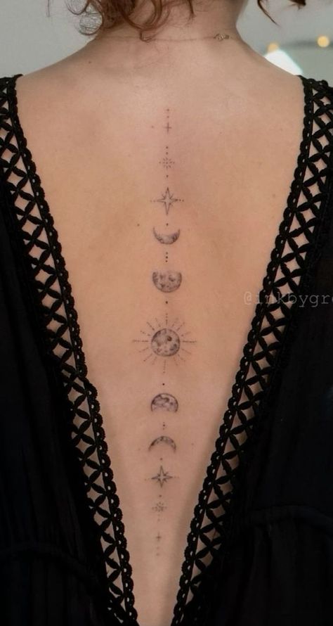 Back Tattoo Women Spine, Spine Tattoo Ideas, Tattoos Infinity, Yakuza Tattoo, Petite Tattoos, Tattoos Geometric, Spine Tattoos For Women, Tattoos Inspo, Classy Tattoos