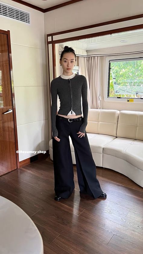 Pleated Slacks Outfit, Humid Weather Outfit, Layer Fashion, Paris Outfits, Mode Inspo, Gaming Clothes, 가을 패션, Fashion Fits, Fashion Killa