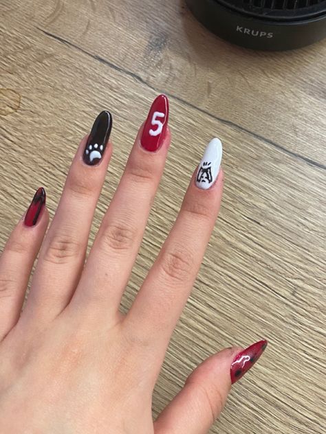 Haikyuu Nails Design, Haikyuu Nail Art, Haikyu Nails, Simple Anime Nails, Haikyuu Nails, Manga Nails, Anime Nail, Haikyuu Nekoma, Simple Anime