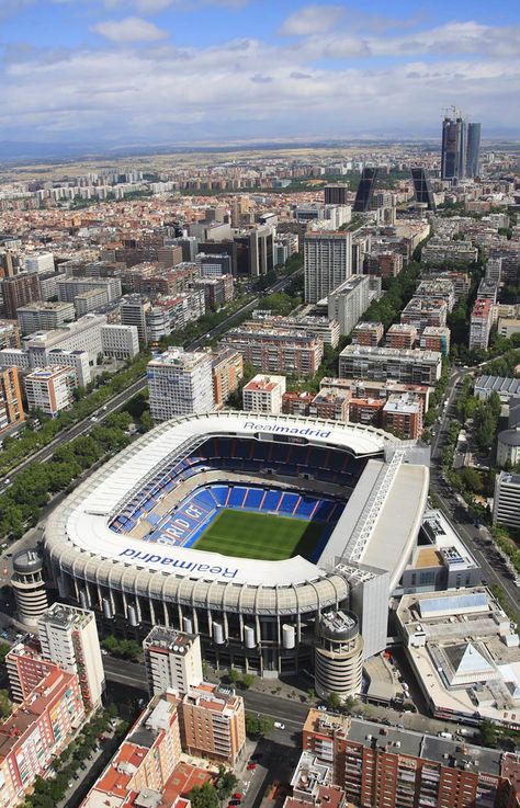 Santiago Bernabeu Real Madrid Logo Wallpapers, Real Madrid Cr7, Stadium Wallpaper, Real Madrid Logo, Real Madrid Team, Real Madrid Wallpapers, Stadium Design, Real Madrid Football, Soccer Stadium