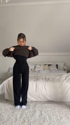 Outfits With Rompers, Every Day Outfits Winter, Study Clothes Outfit, Dating Outfits For Women Casual, Study Date Outfit Comfy, Outfit For Night Out Casual, Cosy School Outfits, Winter Easy Outfits, Fall Outfits 2023 Aesthetic