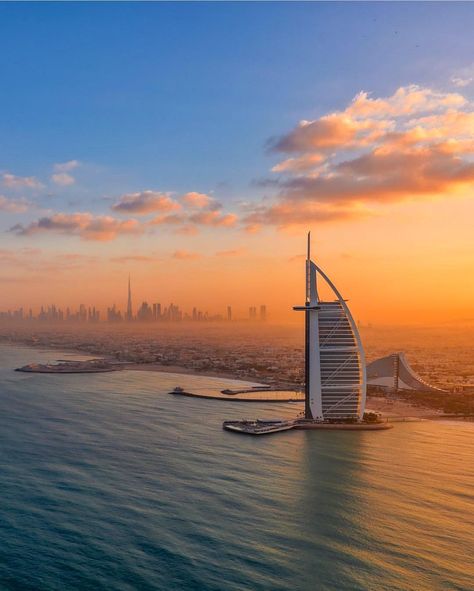 Golden Hour Perfection - The Burj Al Arab in Dubai 🔥💯🚁💨 Courtesy of @bachir_photo_phactory #DroneOfTheDay برج العرب, Hotel Bali, Luxury Boat, Sunrise Photos, Burj Al Arab, Surf House, Visit Dubai, Dubai City, Dubai Travel