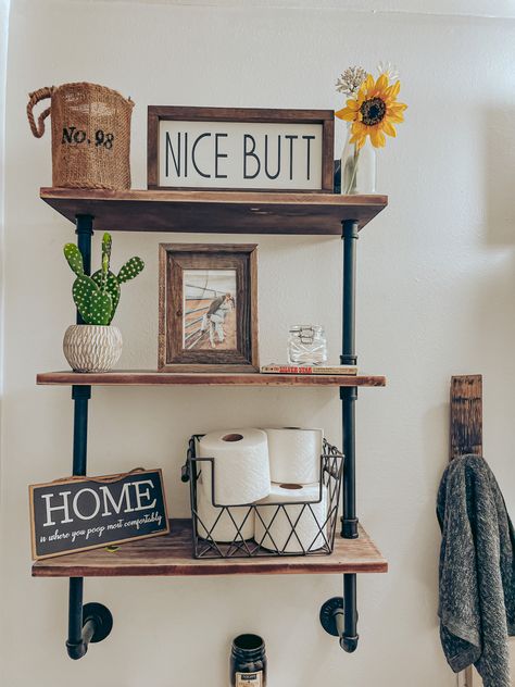 Western Bathroom Shelves, Rustic Country Apartment Decor, Southwest Bathroom Ideas Rustic, Western Cowboy Bathroom Ideas, Blue Western Bathroom, Mountain Bathroom Ideas Decor, Simple Western Bathroom, Rustic Western Bathroom Decor, Western Guest Bathroom