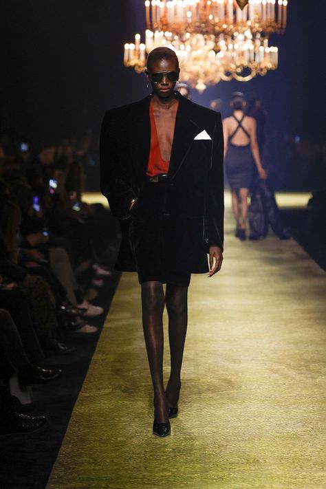 Ysl Outfits Women, Saint Laurent Fall 2023, Ysl Outfit, Ysl Runway, Fall 2023 Ready To Wear, Corporate Fashion, 2023 Ready To Wear, Anthony Vaccarello, Fall 2023