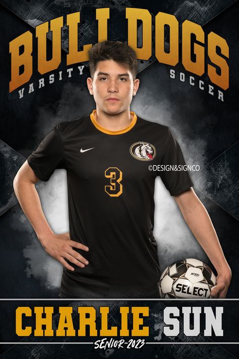 Senior Football Banners, Cricut Hats, Soccer Banner Design, Volleyball Banners, Football Portraits, Basketball Photoshoot, Swimming Senior Pictures, Sports Poses, Soccer Photos