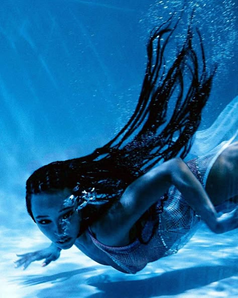 Tinashe 333, Underwater Hair, Underwater Photoshoot, Hey Harper, Underwater Portrait, Music Video Ideas, Mermaid Photography, Underwater Pictures, Water Shoot