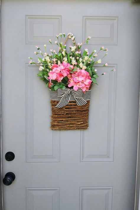 Basket Door Hanger, Front Door Basket, Door Baskets, Front Door Pink, Burlap Diy, Summer Basket, Front Door Baskets, Fall Wreaths For Front Door, Spring Door Decoration