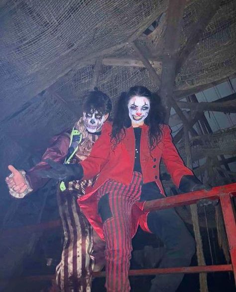 Haunt Actor Costumes, Scare Actor Ideas, Scare Actor Aesthetic, Scare Actor Costumes, Scary Clown Costume Ideas, Scary Clown Outfit, Haunt Actor, Punk Clown, Clown Punk