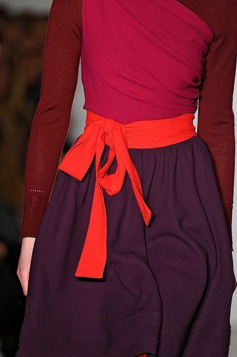 Sophie Theallet, Red And Purple, Marchesa, Inspiration Mode, Looks Style, Fashion Colours, Fashion Details, Look Fashion, Color Combos