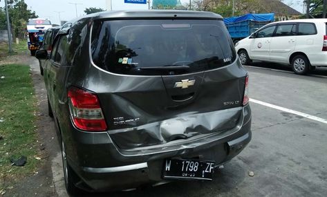 Kecelakaan Beruntun di Tol Waru-Perak, 5 Mobil Rusak Mogok, Bmw Car, Suv Car, Suv, Indonesia, Bmw, Vehicles, Quick Saves