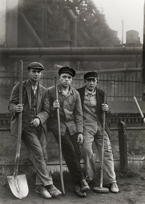 Eugene Atget, August Sander, Andre Kertesz, Edward Weston, Vintage Workwear, History Of Photography, Documentary Photographers, Working People, Great Photographers