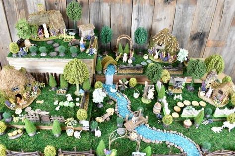 Miniature Peter Rabbit Easter Village - Spring, Fairy Garden, DIY Easter Diarama Ideas, Diy Peter Rabbit, Eastern Decoration, Peter Rabbit Easter, Easter Village, Spring Village, Dollhouse Crafts, Frosted Mason Jars, Mason Jar Luminaries