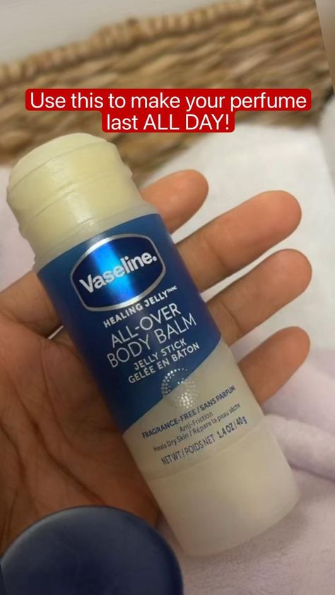 Vaseline Skin Care, Skincare Order, Fragrances Perfume Woman, Skinnytaste Recipes, Body Hygiene, Shower Skin Care, Healthy Skin Tips, Pretty Skin Care, روتين العناية بالبشرة