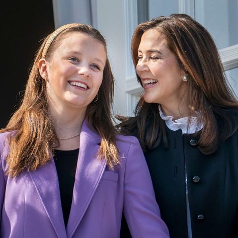 BILLED-BLADET on Instagram: “Marys søde afsløring om Isabellas konfirmation 💜⁠ ⁠ Lørdag bliver en stor dag for prinsesse Isabella, når hun skal konfirmeres i…” Princess Josephine, Princess Isabella, Queen Of Denmark, 7 February, Hobart Tasmania, Princess Of Denmark, Queen Consort, Mary Of Denmark, Crown Princess Mary